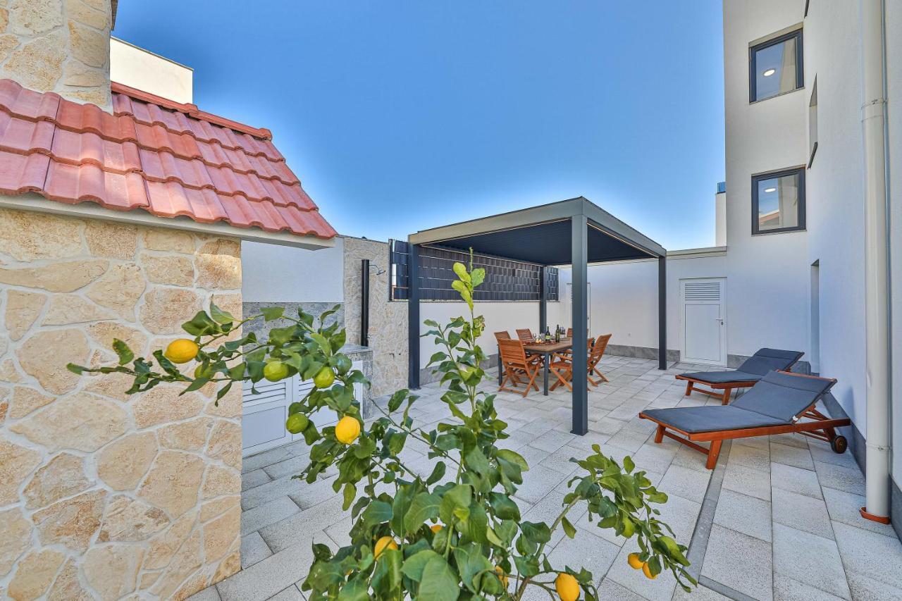 Luxury Apartment Pia With Swimming Pool And Grill Трогир Экстерьер фото