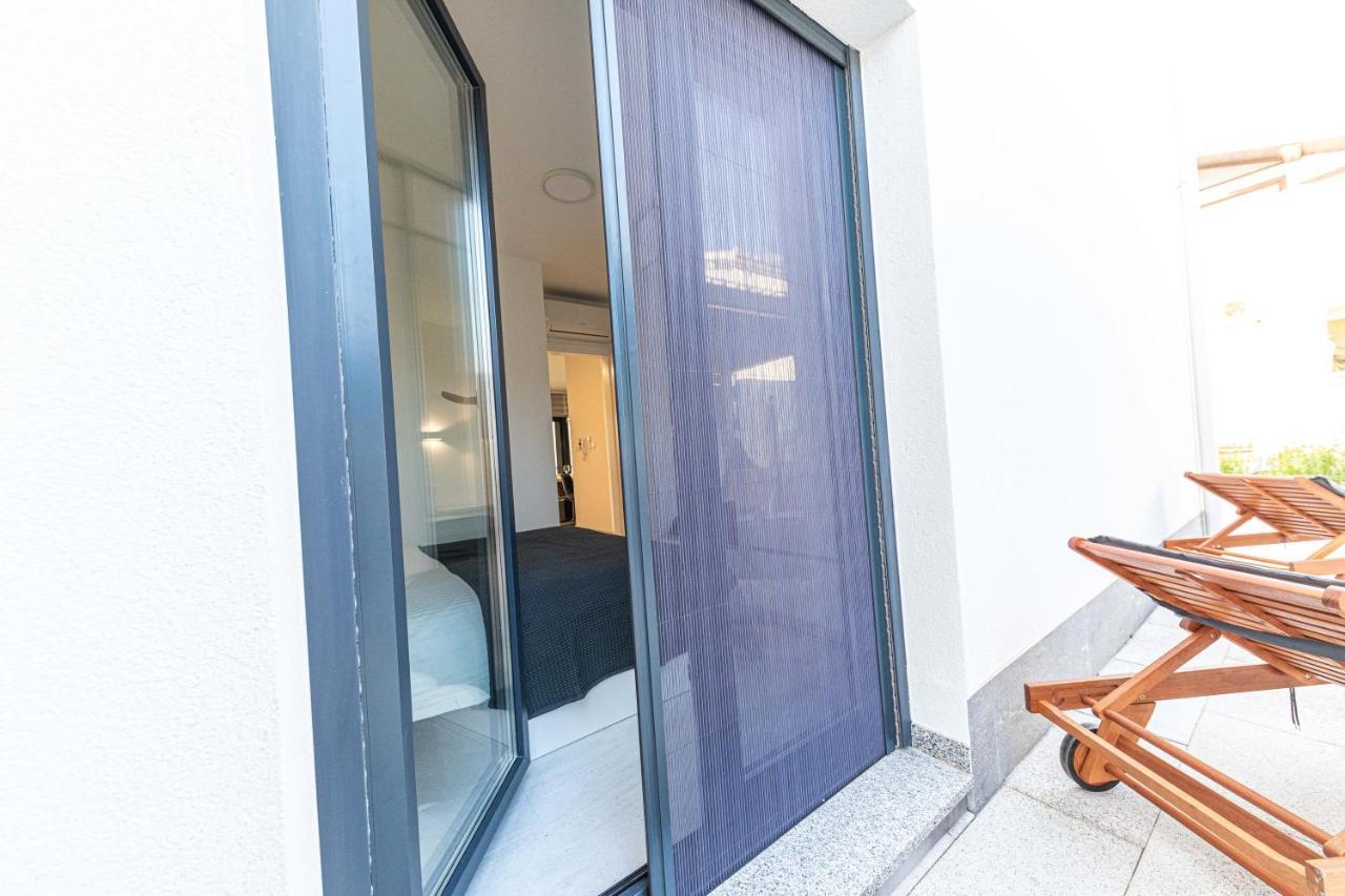 Luxury Apartment Pia With Swimming Pool And Grill Трогир Экстерьер фото
