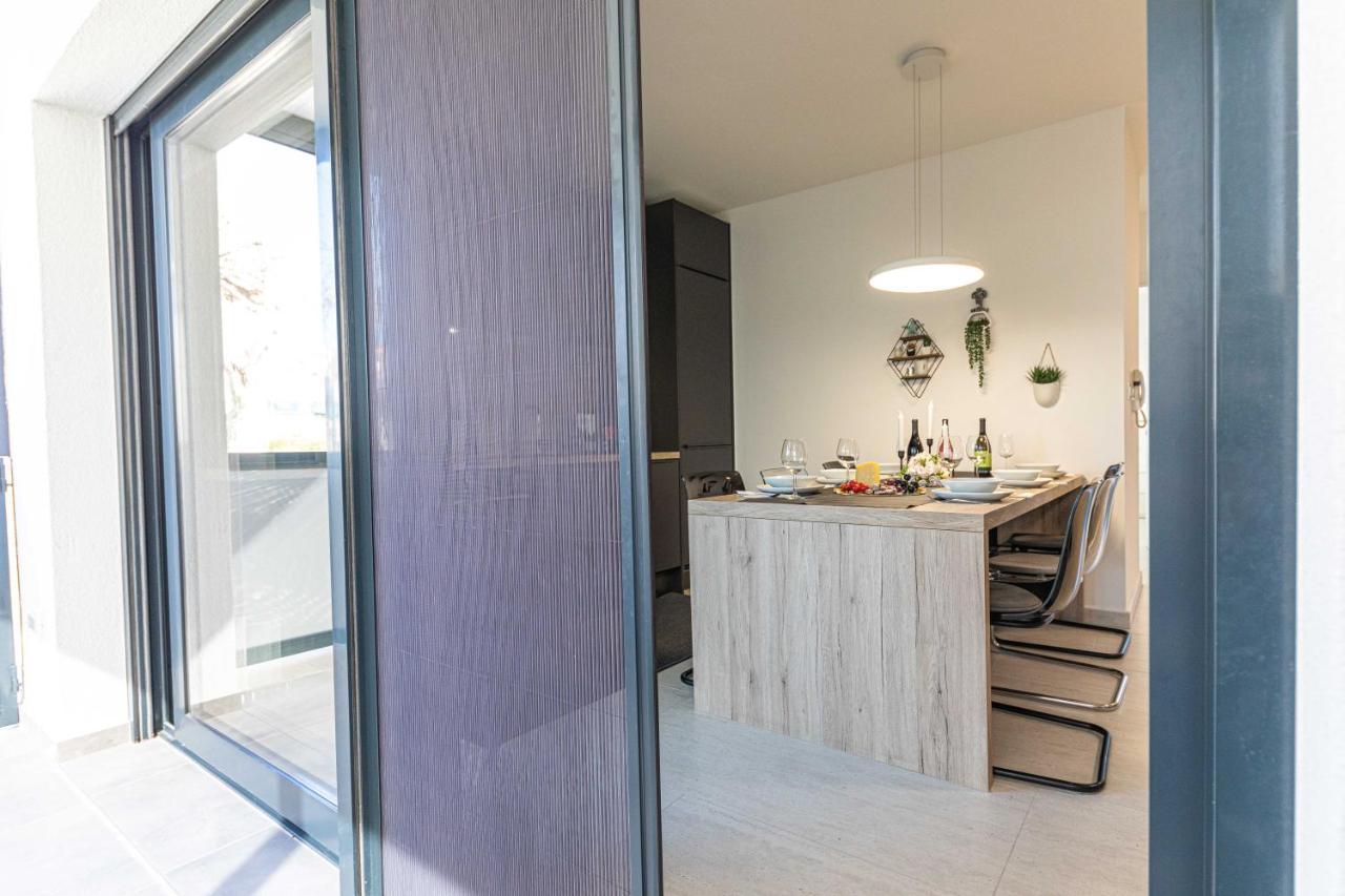 Luxury Apartment Pia With Swimming Pool And Grill Трогир Экстерьер фото